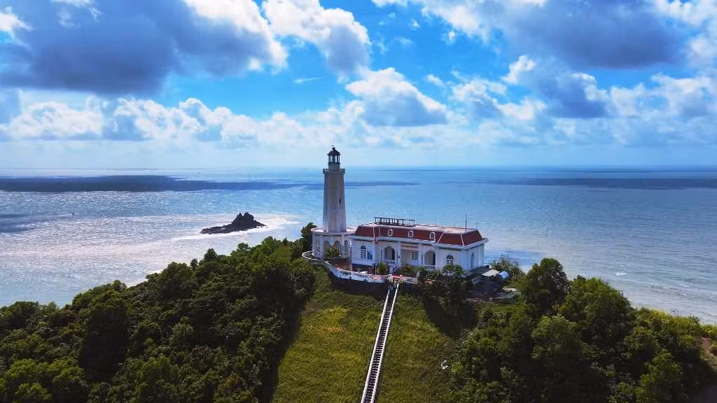 Vinh Thuc lighthouse is the first of more than 90 lighthouses stretching along an S-shaped strip of land.