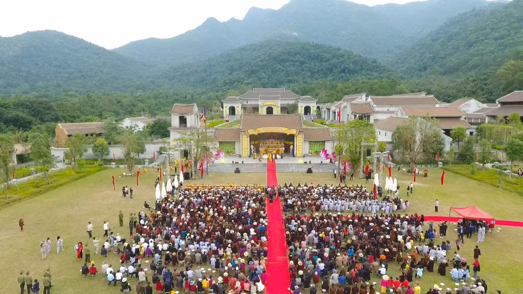 The program lured the participation of numberous travellers.