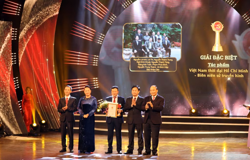 The 90-epidesode documentary series “Vietnam in the Ho Chi Minh Era – A Televisual Annals”, developed by Nhan Dan (People) Newspaper, won the special prize.