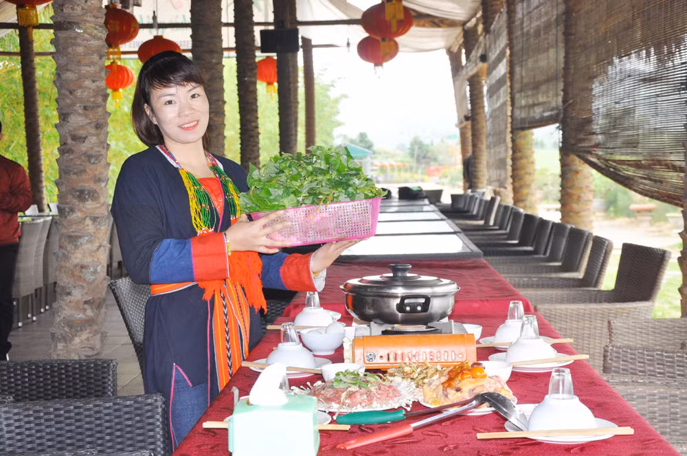 Tourists should enjoy many tradditional meals with unique taste.