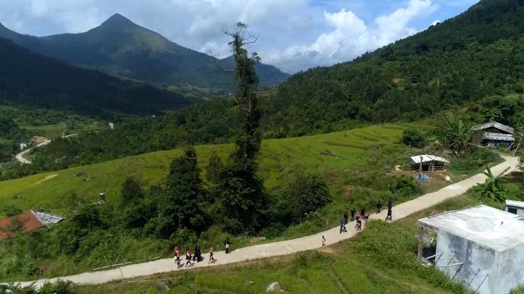 The road system connecting 104 hamlets and villages across the district has been constructed, significantly contributing to the societal and economic development and national sovereignty.