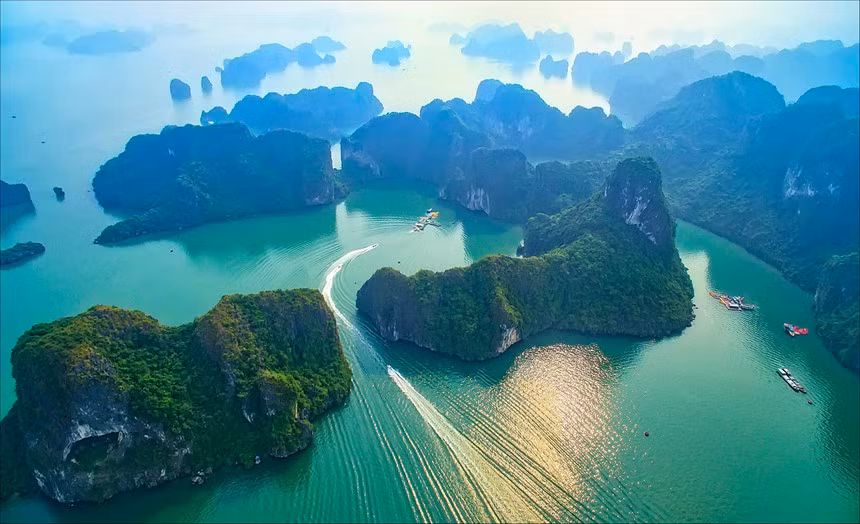 The natural wonder of Ha Long Bay. Photo: Nguyen Minh Tan