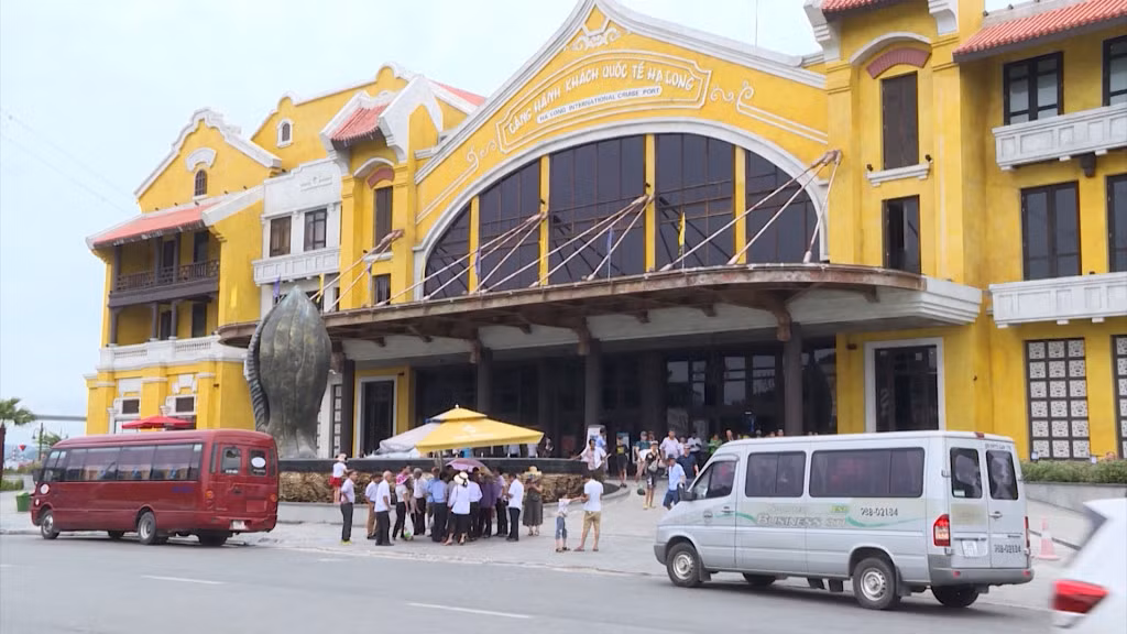The International Passenger Port of Ha Long.