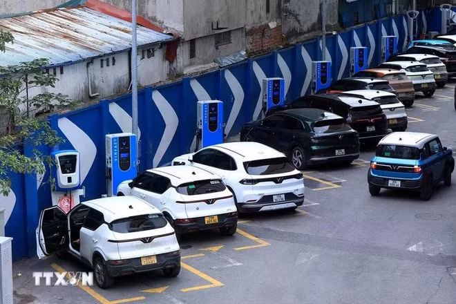 A charging station for electrical cars in Hanoi. (Photo: VNA)