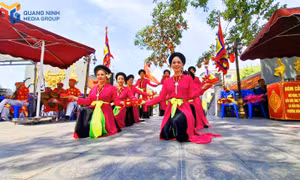 Visitors immerse themselves in a lively festival atmosphere, experiencing traditional culture through unique rituals, dances, and artistic performances.