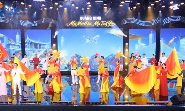 Impressive Art and Political Commentary Programme “Quang Ninh – One Land, One Love”