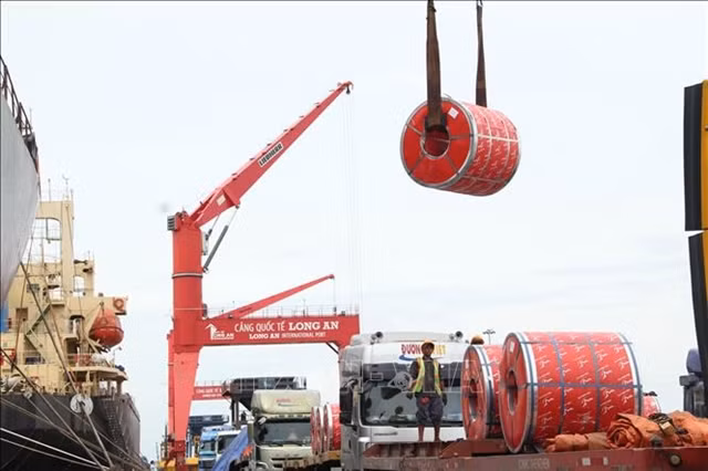 Long An International Port expands global cooperation as part of the region’s push for deeper logistics integration. — VNA/VNS Photo Bùi Giang