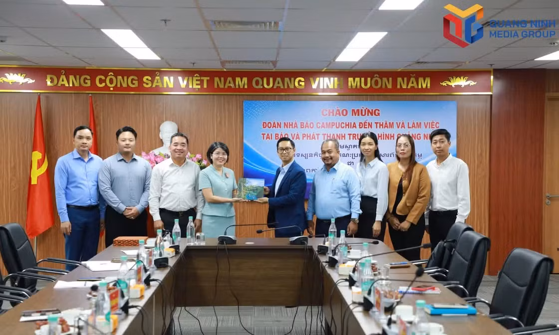 Cambodian Journalists’ Delegation visits Quang Ninh Media Group
