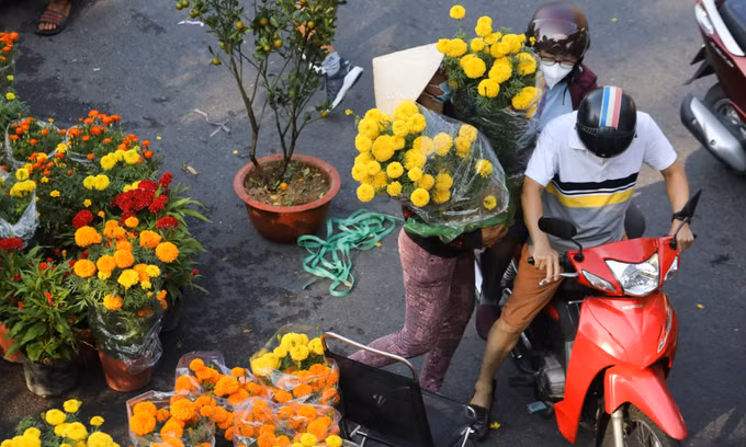 Businesses want Tet holidays to be earlier, longer