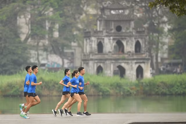 Runners are ready for the Standard Chartered Hà Nội Marathon Heritage Race 2024. — Photo courtesy of the organiser