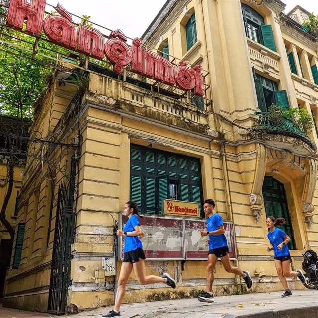 Over 18,000 athletes from 55 countries will take part in the Standard Chartered Hà Nội Marathon Heritage Race 2024. — Photo courtesy of the organiser