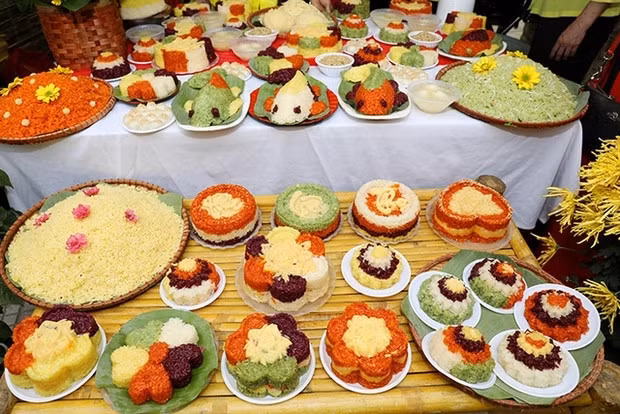 Phú Thượng's colourful sticky rice specialties help to make Hà Nội unforgettable. Photo xoiphuthuong.business.site