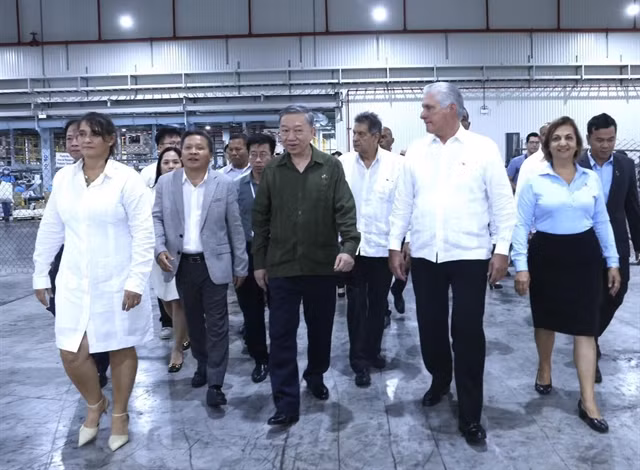 General Secretary of the Communist Party of Việt Nam Central Committee and State President Tô Lâm and his Cuban counterpart Miguel Diaz Canel Bermudez visited the Mariel Special Development Zone (ZEDM), the first free trade and export processing zone of Cuba. — VNA/VNS Photo Lâm Khánh
