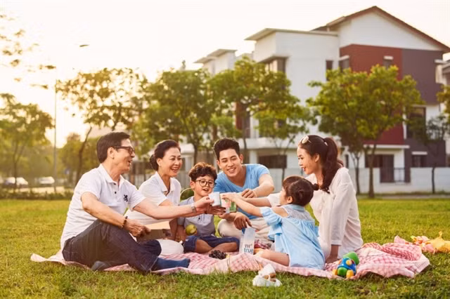 A close family is a happy family. File Photo