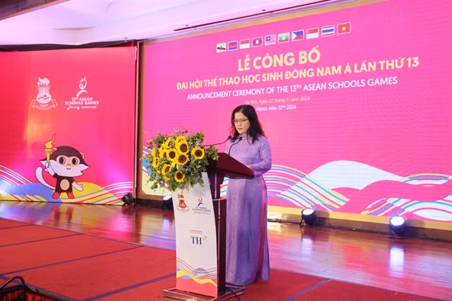 Deputy Minister of Education and Training Nguyễn Thị Kim Chi speaks at the 13th ASG Announcement Ceremony on May 22 in Hà Nội. Photos of organisers