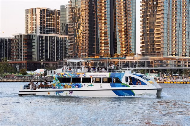 A tourist yacht cruises the Saigon River in HCM City. — VNA/VNS Photo Hồng Đạt