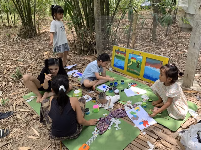 Children explore rural experiences in a village in Hòa Ninh commune of Đà Nẵng City. Đà Nẵng has built farm stay and agri-tourism tours. Photo courtesy of Kim Huệ