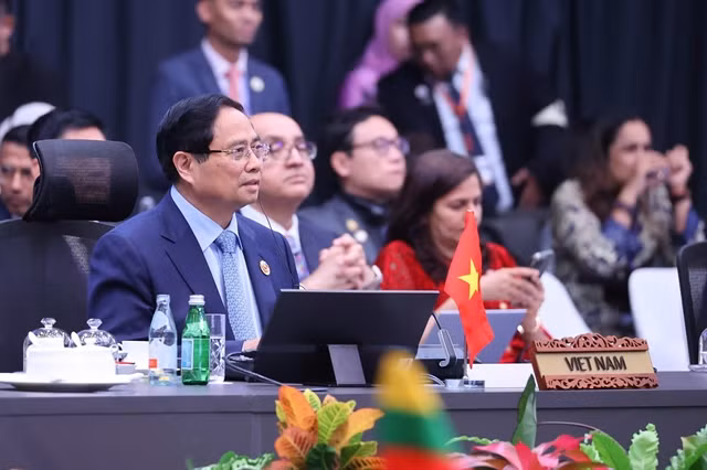 Vietnamese Prime Minister Phạm Minh Chính attends the Plenary Session of the 47th ASEAN Summit and the Handover Ceremony of the Second Protocol to Amend the ASEAN Trade in Goods Agreement (ATIGA). VNA/VNS Photos Dương Giang