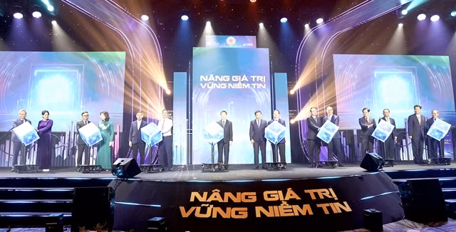 Delegates at the launching ceremony of the KRX system. VNA/VNS Photo