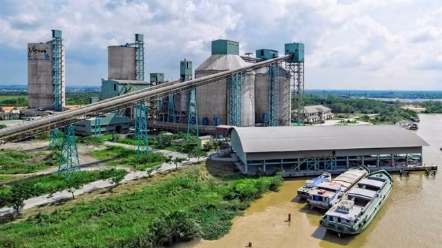 A Vicem Ha Tien cement manufacturing plant. — Photo vicemhatien.com.vn