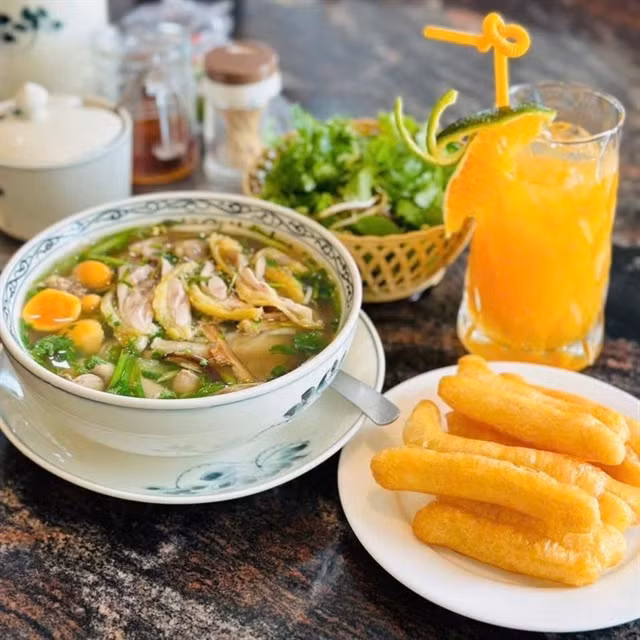 A bowl of phở gà (chicken phở) is served in Poland during Phở week in Europe. Photo courtesy of WelovePho Poland