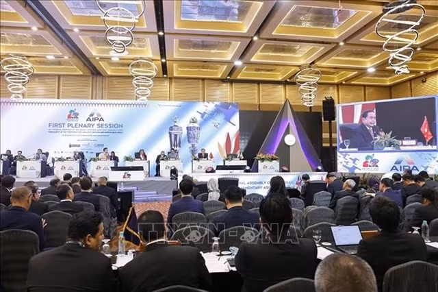 Chairman of the Vietnamese National Assembly Trần Thanh Mẫn speaks at the plenary session of AIPA-46. VNA/VNS Photo