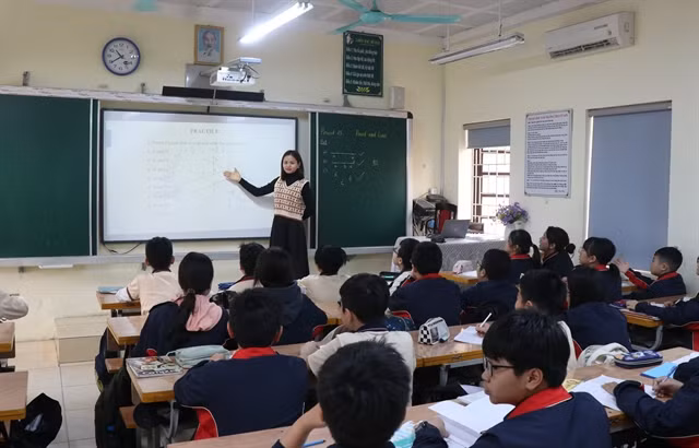An English class at Lý Thái Tổ High School in the northern province of Bắc Ninh. — VNA/VNS Photo