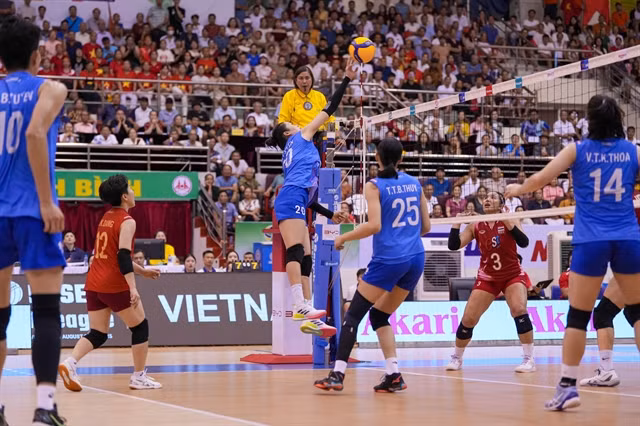Outsite hitter Nguyễn Thị Uyên of Việt Nam (No 20) in action during the match between Việt Nam and Thailand in the SEA V.League 2025. Việt Nam win 3-2. Photo courtesy of AVC