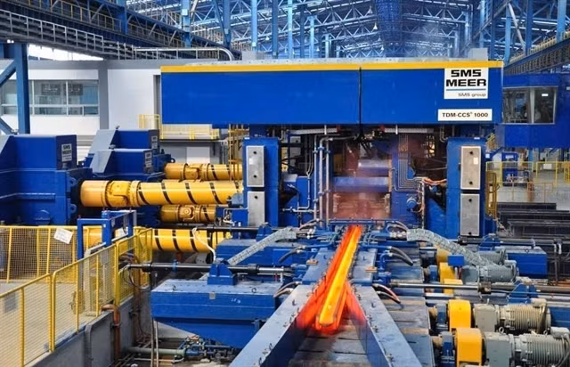 The production line of the Hòa Phát Dung Quất special steel and rail production project in Vạn Tường Commune, Quảng Ngãi Province. — VNA/VNS Photo