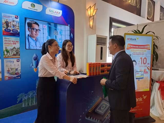 Business-to-Business matching events are arranged at the Swiss–Viet Economic Forum (SVEF) at Furama Đà Nẵng Resort. Việt Nam and Switzerland have been building trusts and partnership for decades in many fields of innovation, 'green' transition, finance and hi-tech industries. — VNS Photo Công Thành