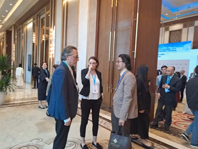 Participants join the 17th International South China Sea Conference in Đà Nẵng City. The event drew more than 300 participants, including top domestic speakers, diplomats as well as 200 online-registered scholars, experts, researchers and speakers. VNS Photo Công Thành