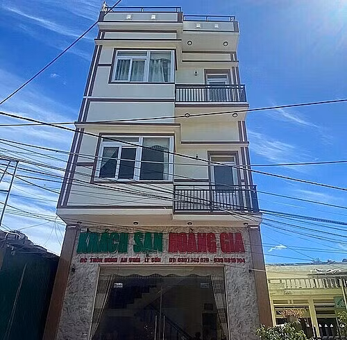 A hotel in Ly Son Island has been shut down due to the absence of tourists. Photo by Chau Dai Duong