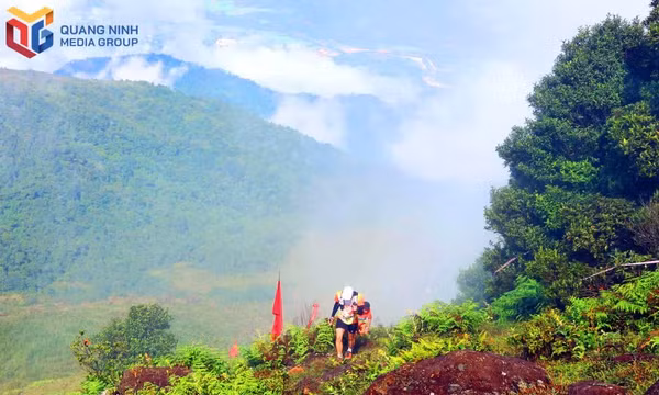 Exciting “Conquering Cao Xiem Peak – Camping to Welcome the Golden Season” Trekking Event