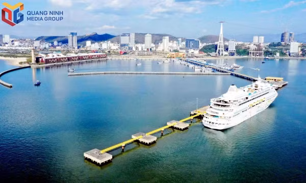 Quang Ninh welcomes around 1,400 cruise passengers