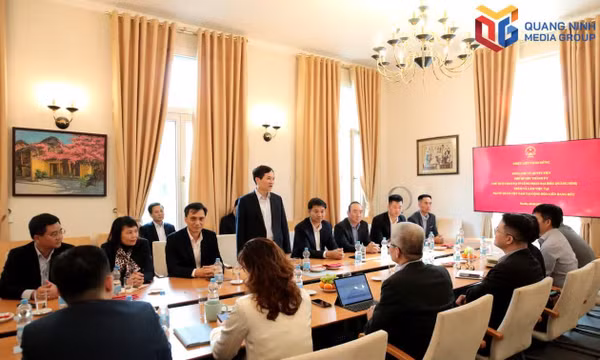 Quang Ninh City delegation visits and works with the Embassy of Vietnam in Germany