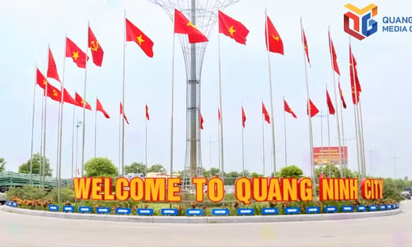 Quang Ninh City welcomes in a sea of flags and flowers 