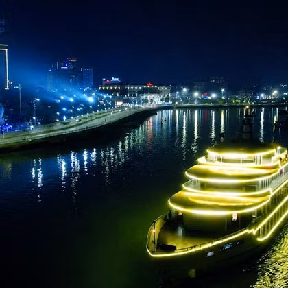 Another way to explore Ha Long