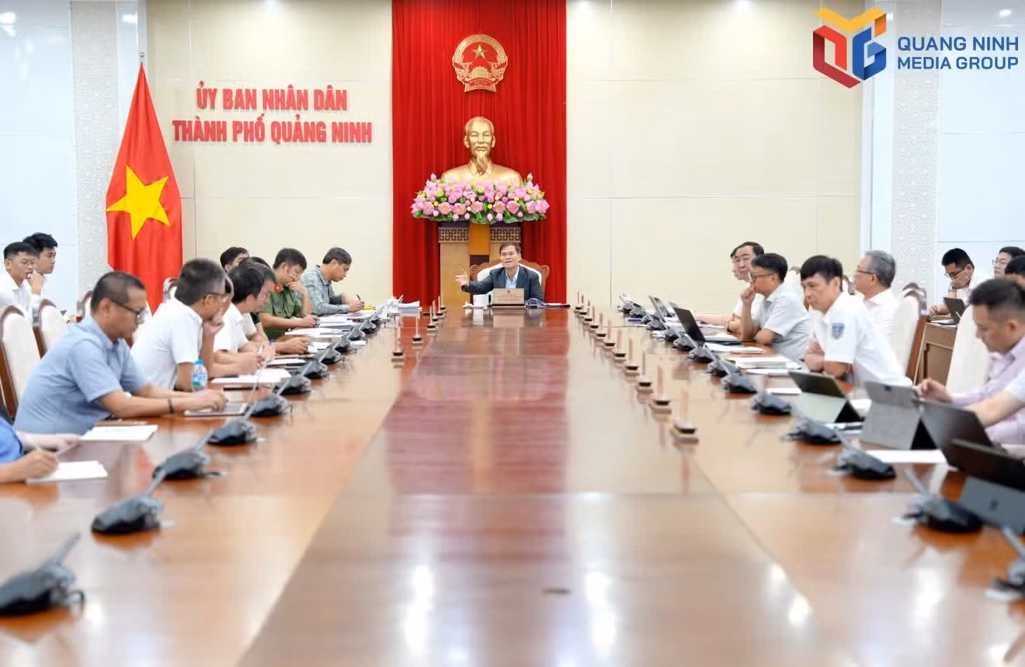 quang-canh-hop.jpg