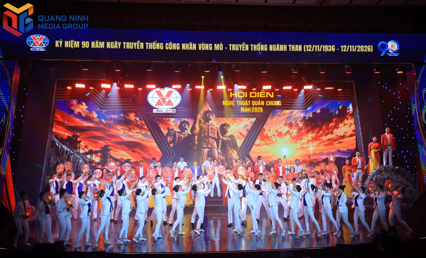 The self-composed song-and-dance performance “The Vinacomin Flame” concludes Hon Gai Coal Company’s energetic competition programme.